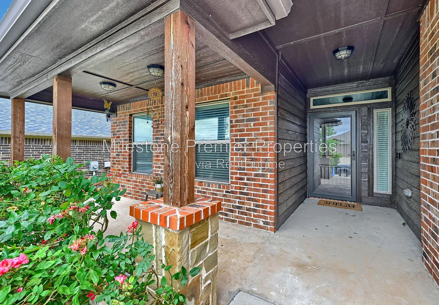 3 bed, 2.0 bath, 1700 sqft, $1,695 — Photo 2