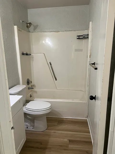 2 bed, $1,000 — Photo 2