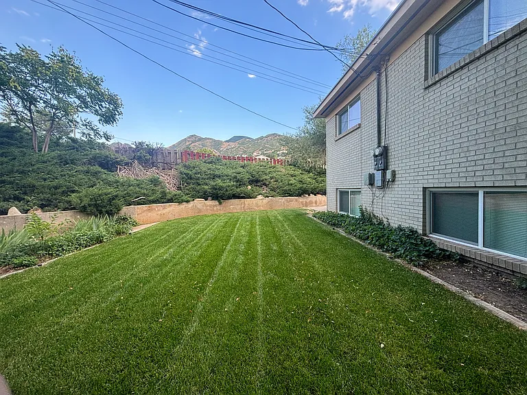 2483 E Blaine Ave #2 — Photo 6
