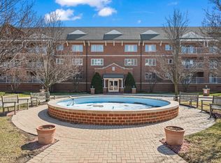 460 S Northwest Hwy Unit 212, Park Ridge, IL