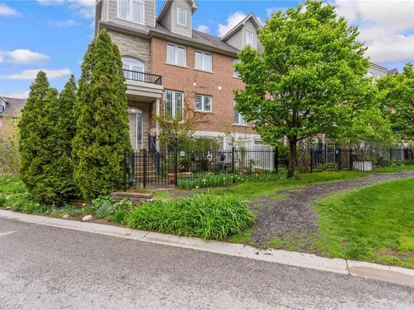 53 Grosvenor Ln, Cambridge, ON N1R 8N2