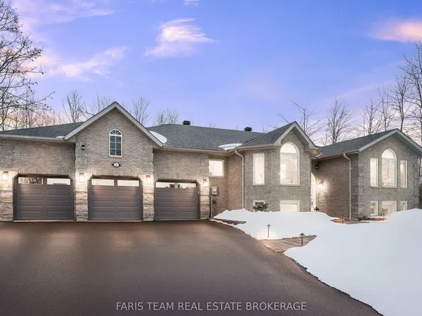 1 Pineview Dr, Oro Medonte, ON L0L 2L0