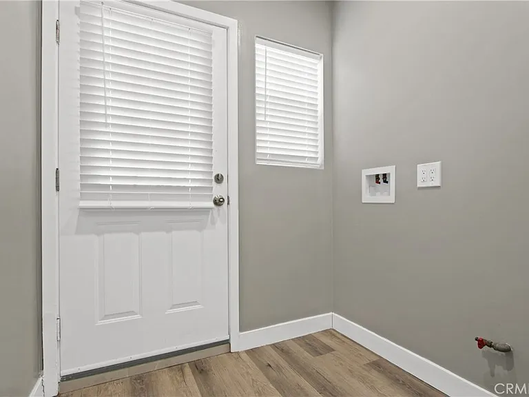10529 S Truro Ave — Photo 12