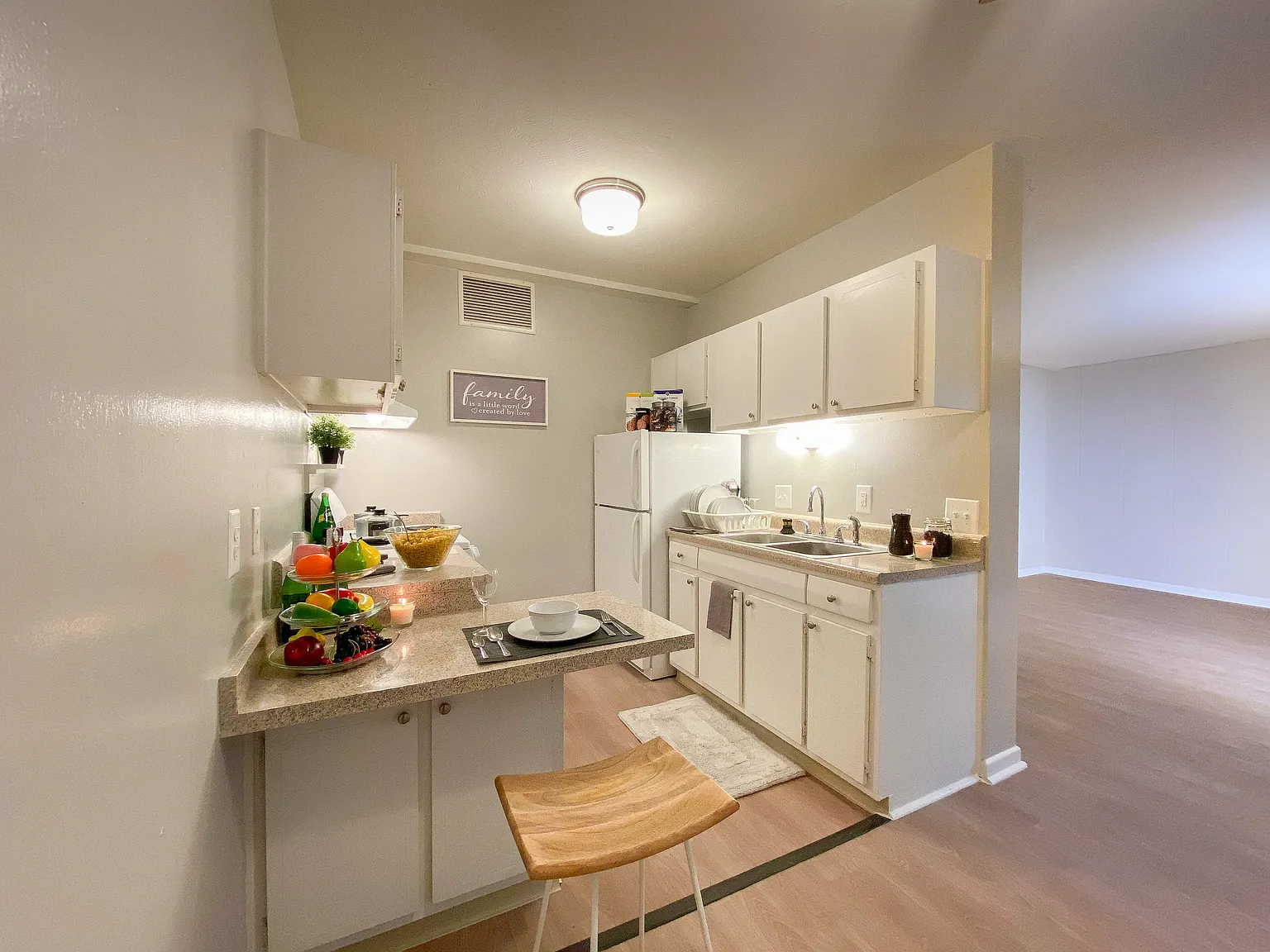 Park East - Park Knowles Apartments — Photo 3