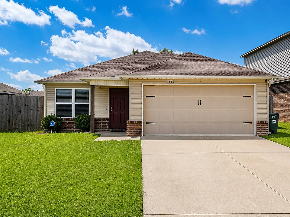 1221 S Ivory Bill Ln
