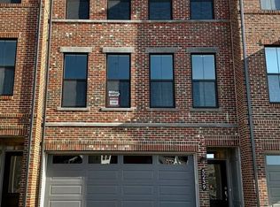 5239 Ridgeview Retreat Dr, Chantilly, VA 20151