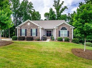 935 Autumn Glen Ct, Clover, SC 29710