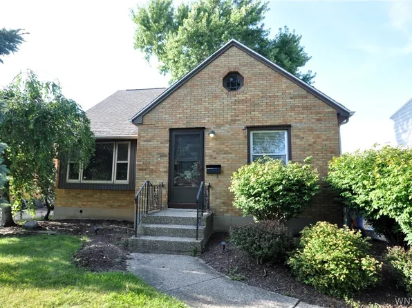 30 Addison Ave, Amherst, NY 14226