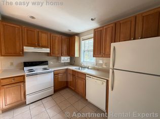 466 Green St #8, Cambridge, MA 02139