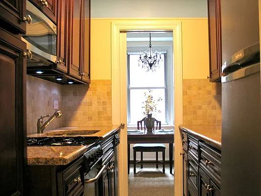 Sold by Sotheby's International Realty | media 9