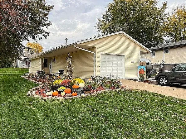 3775 29th St, Bettendorf, IA 52722