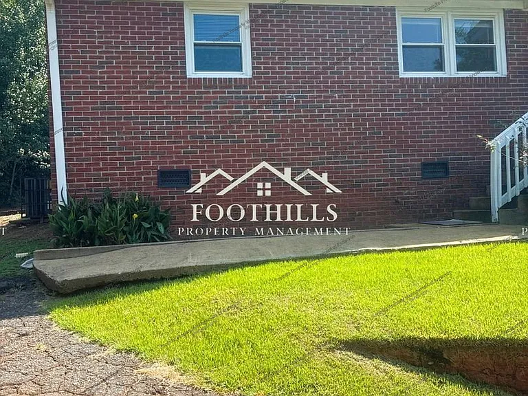202 Kennemore St #8 — Photo 10