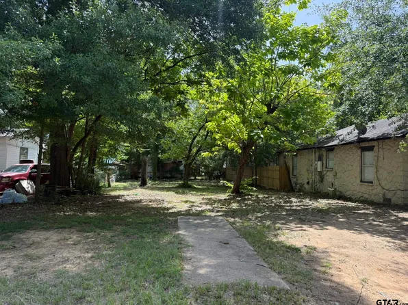 1513 N Palace Ave, Tyler, TX 75702