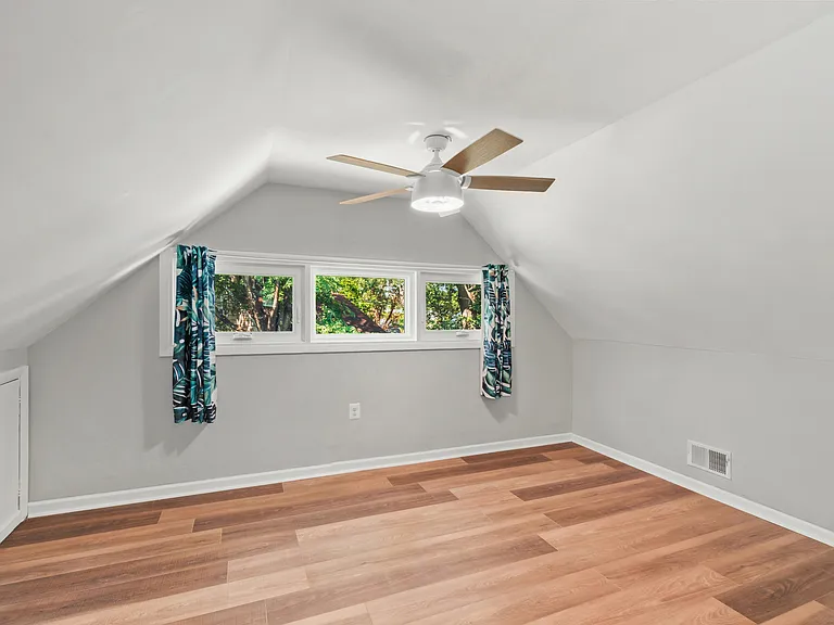 10 N Meadow Dr — Photo 18