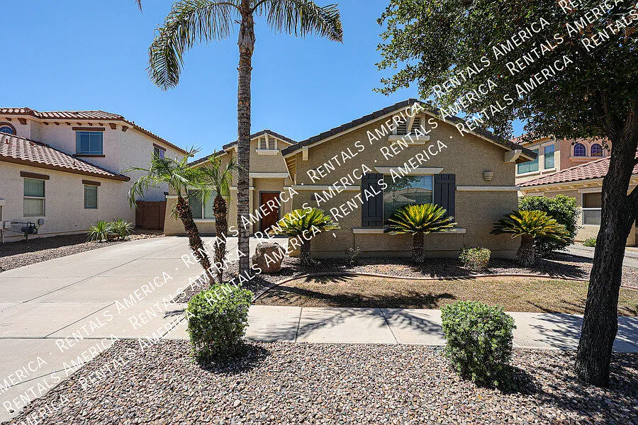 Gated Community! 3 bed 2 bath in Chandler — Photo 2