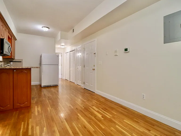 34 Court House Pl #2L — Photo 6