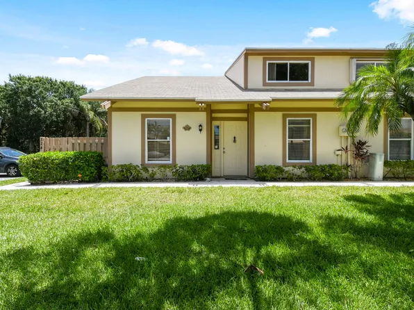 324 Maplecrest Cir, Jupiter, FL 33458