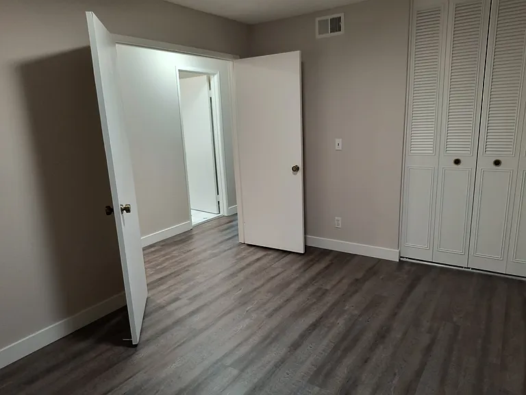 6805 Castillo Ct — Photo 24