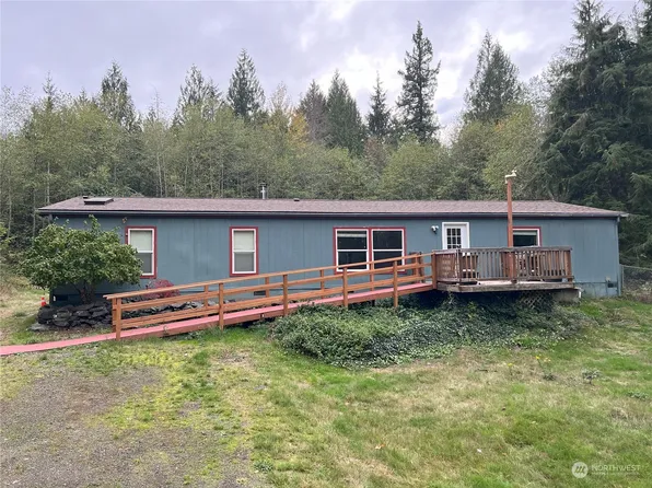 617 Meadowood Drive W, Seabeck, WA 98380