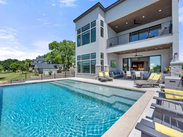 3208 River Oaks Drive, Kingsland, TX 78639