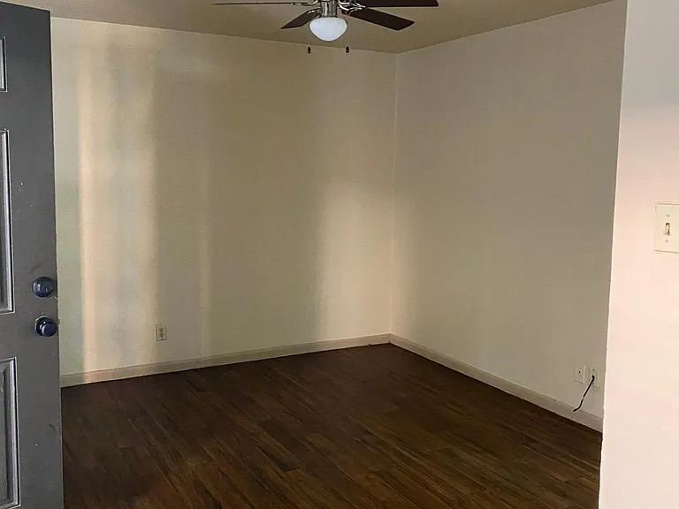 2515 Louise St #8 — Photo 3