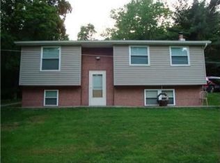712 Walnut Hill Rd, Dilliner, PA 15327