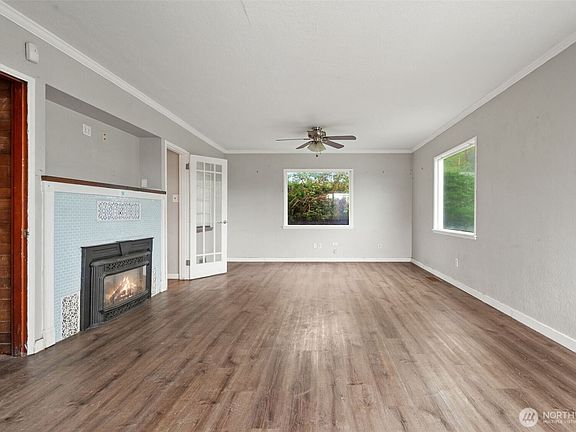4th image of 303 S Lafayette Avenue