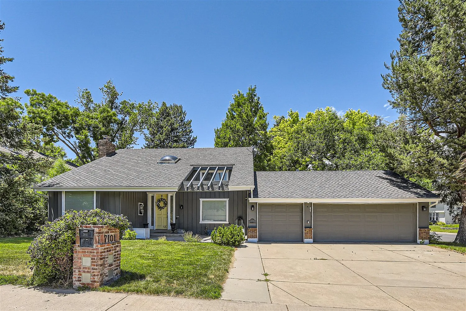 4 bed, 3.5 bath, 2535 sqft, $3,700 — Photo 1