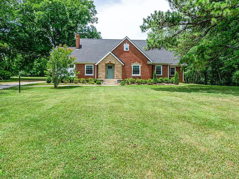 8569 Horton Hwy — Photo 3