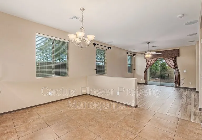 2624 W Beautiful Ln — Photo 8