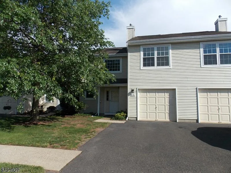126 Harrow Dr photo 1
