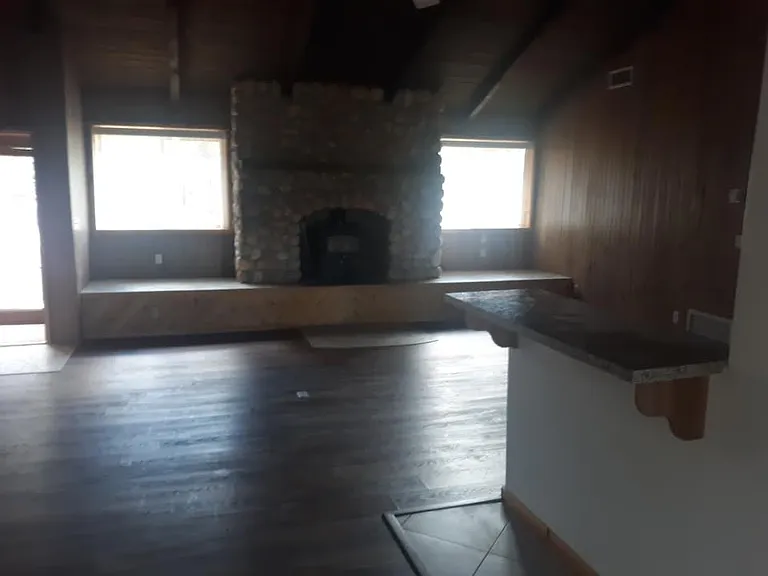 73 Spring Dr — Photo 7