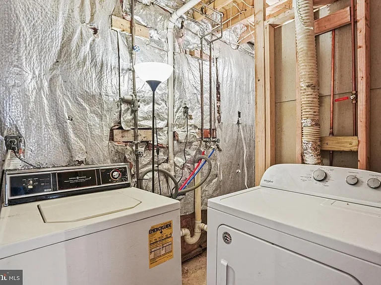 3525 Laurel View Ct — Photo 13