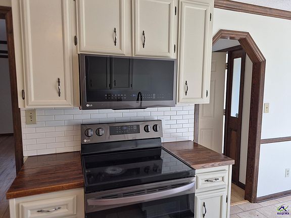 5th image of 213 J R Blvd