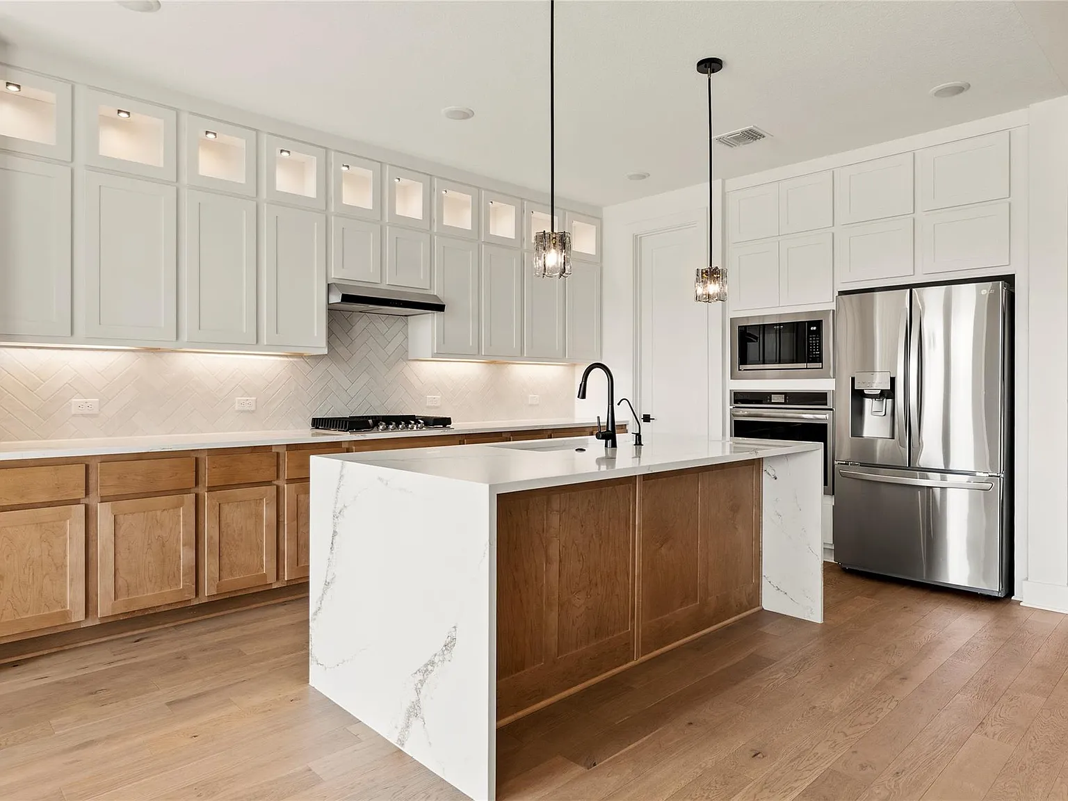 5 bed, 5.5 bath, 2829 sqft, $4,600 — Photo 3