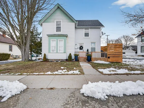 151 Adelaide St, Gananoque, ON K7G 2B7