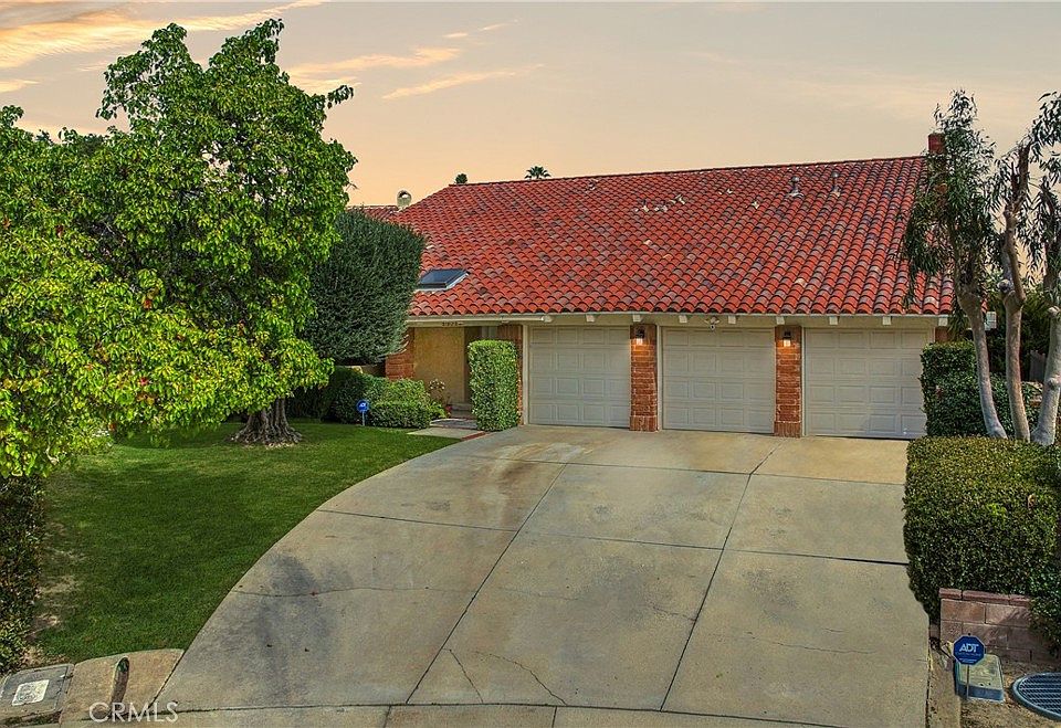 1st image of 23323 Park Mariposa