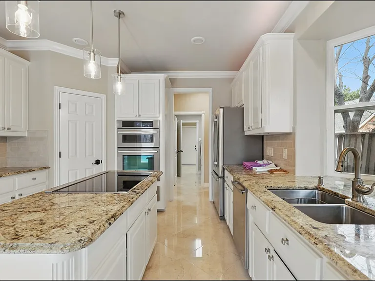 727 Ashleigh Ln — Photo 22