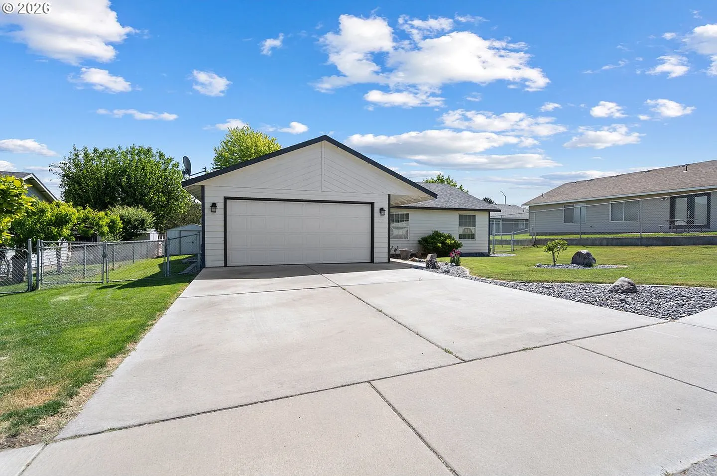 Charming Hermiston Home — Photo 3