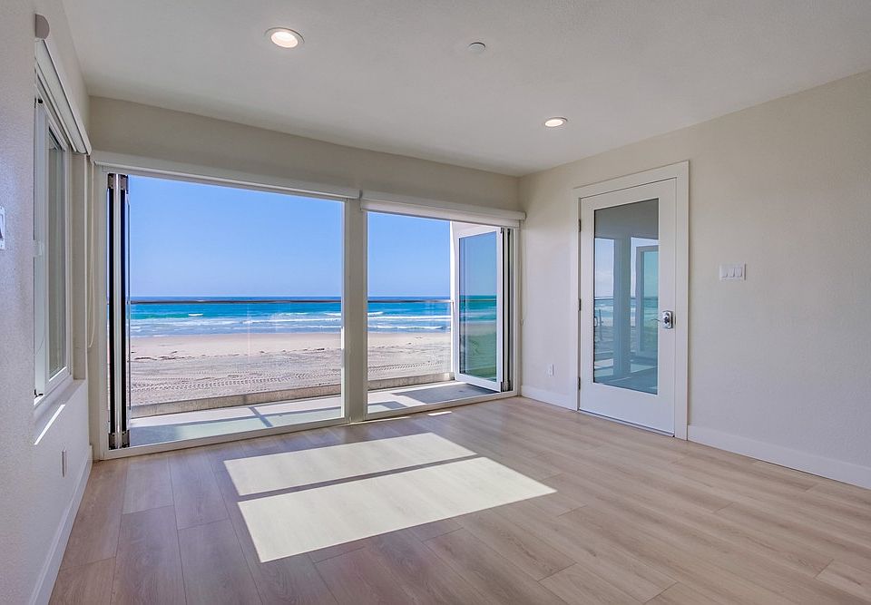 1st image of 3449 Ocean Front Walk #2