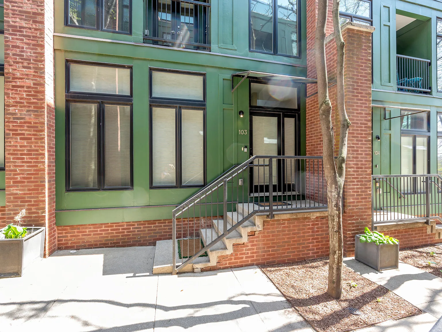 2 bed, 2.5 bath, 1437 sqft, $2,450 — Photo 2