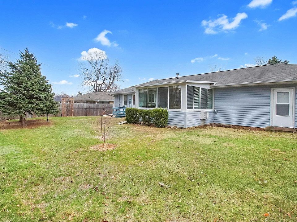 2nd image of 1419 W Sunnyview Dr