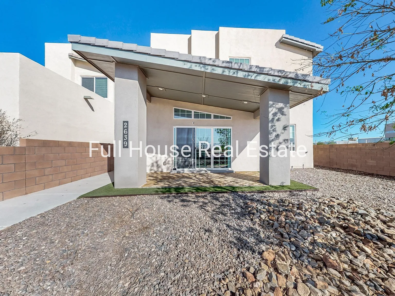 3 bed, 2395 sqft, $3,200 — Photo 2