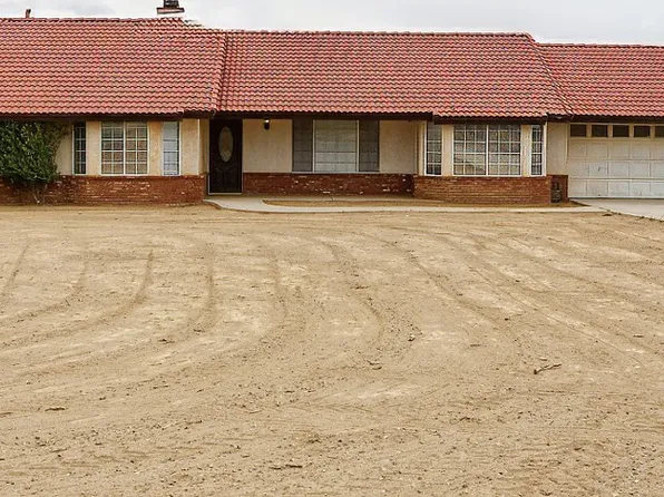 9229 Verbena Rd, Oak Hills, CA 92344