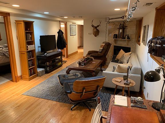 4th image of 4541 N Albany Ave #1