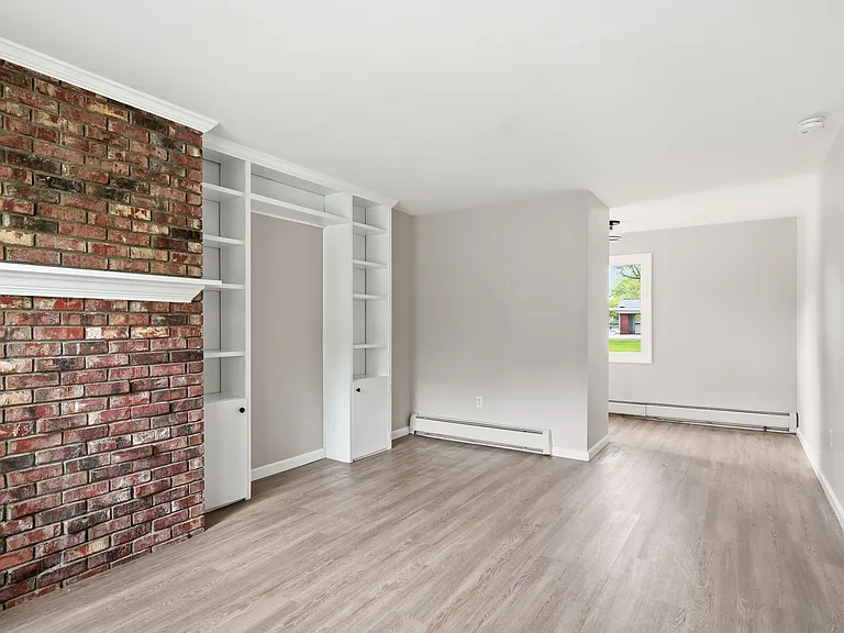 16 Lakewood Pkwy #A — Photo 4
