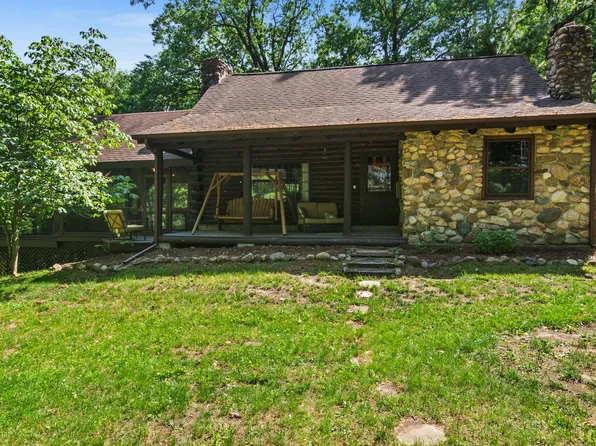 3211 E Longwood Dr, Crete, IL 60417