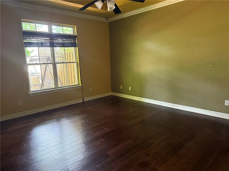 11073 Club House Pkwy — Photo 29