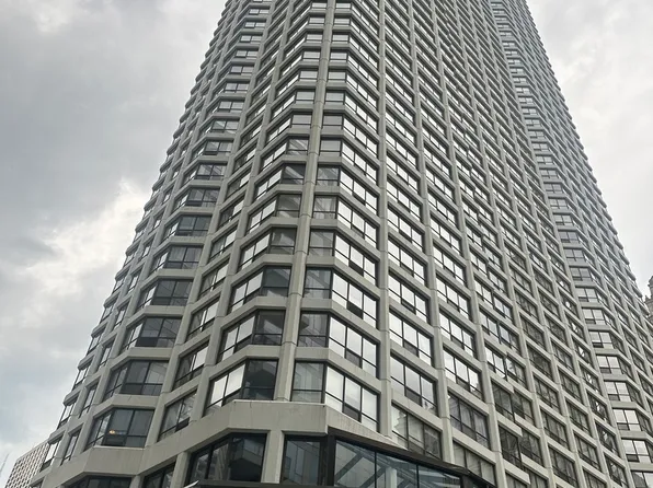 405 N Wabash Ave, Chicago, IL