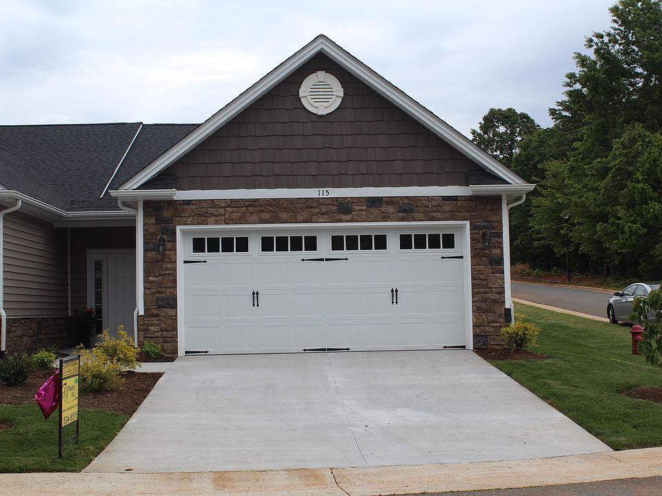 1st image of 104 Chateau Pl